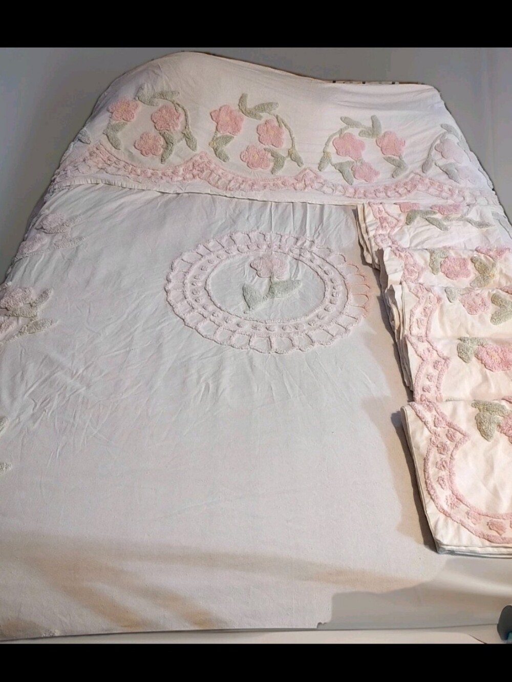 BetterTrends Vtg Look XL King Chenille Floral Bedspread & 6 MatchingPillow Shams